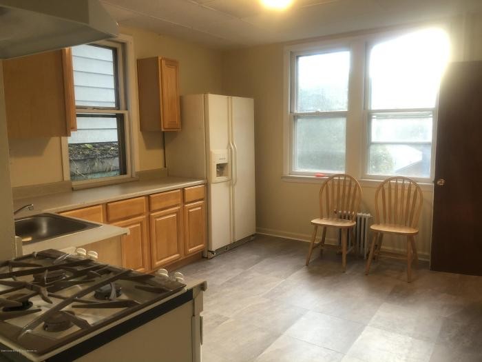 Building Photo - 3 bedroom in Staten Island NY 10301