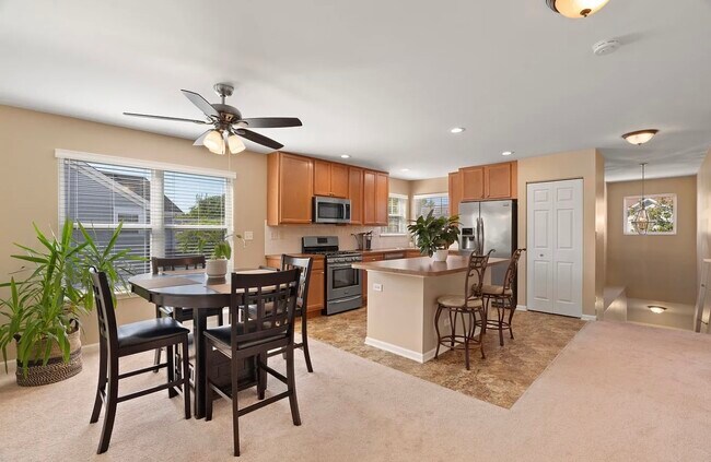 Foto del edificio - 1247 Waverly Dr