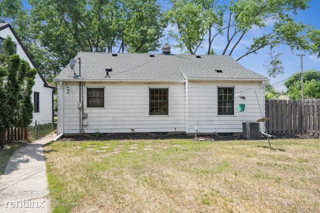 Building Photo - 2 br, 1 bath House - 6801 R Grand Avenue S