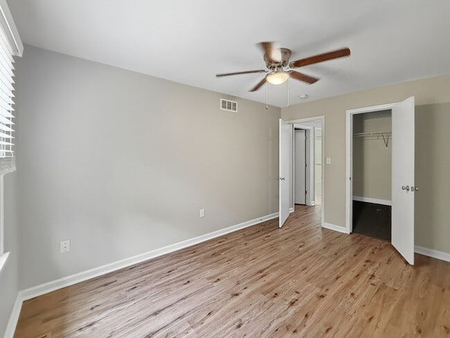 Foto del edificio - Town Home