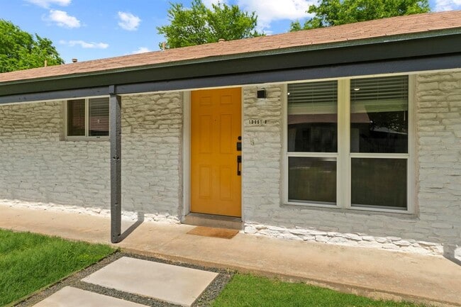 Building Photo - 10601 Macmora Rd