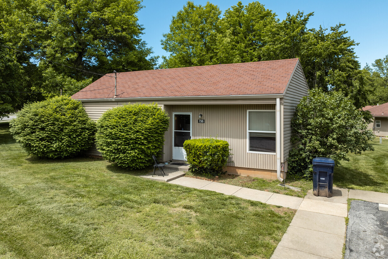 Primary Photo - Craigmont Place Apartments