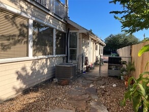 Building Photo - 543 W 27th St