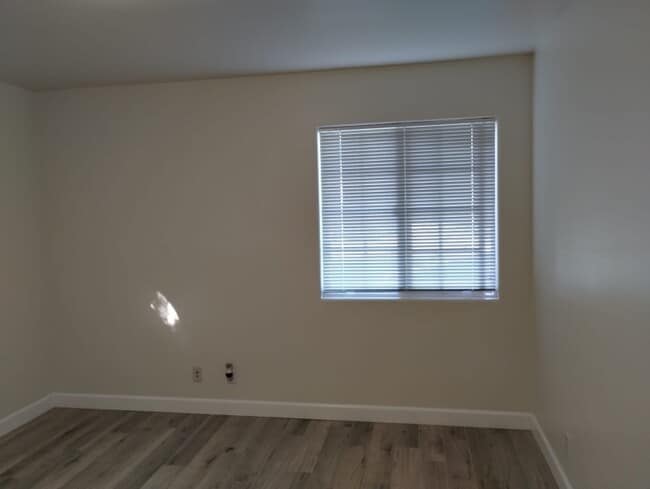 Building Photo - 5892 Wheelhouse Ln