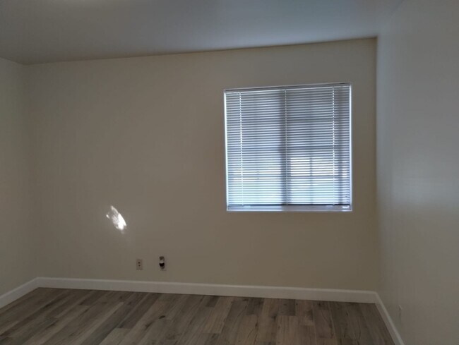 Foto del edificio - 5892 Wheelhouse Ln