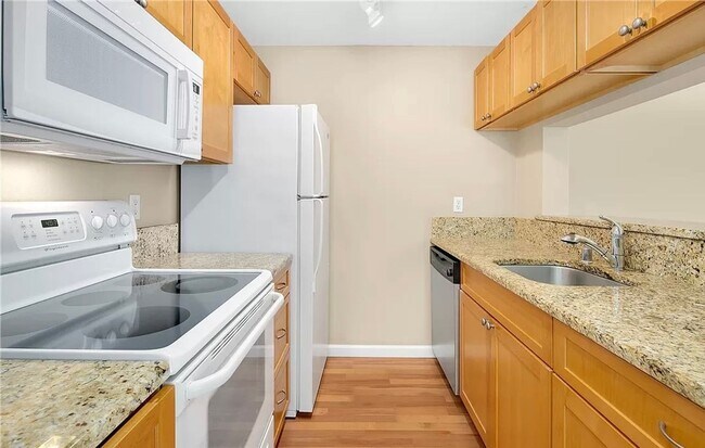 Foto del edificio - $1000 Move In Special !!! - Bothell Condo