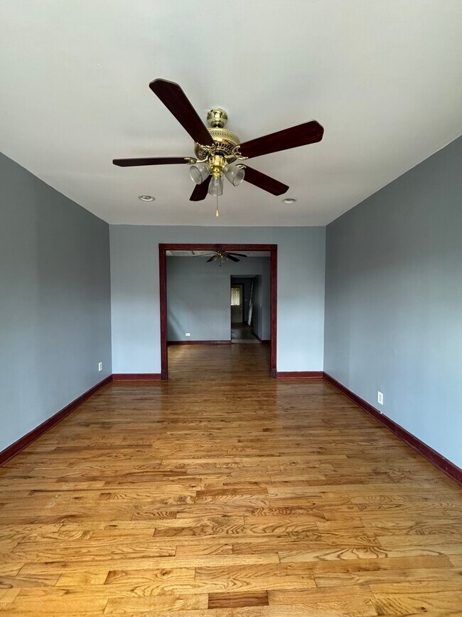 Foto del edificio - 1816 W 23rd St