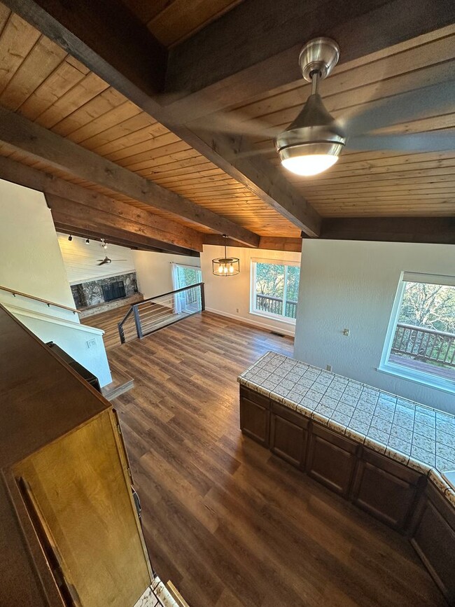 Building Photo - 3 BEDROOM 2 BATHROOM WITH MOUNTAIN VIEWS -...