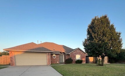Photo - 3604 Kensington Dr (Moore, OK)