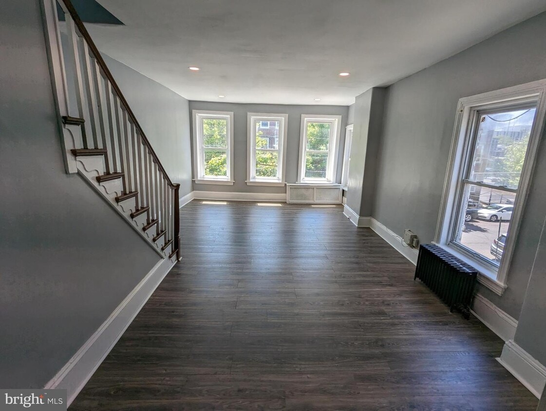 208 W Hanover St Unit 2, Trenton, NJ 08618 Room for Rent in Trenton