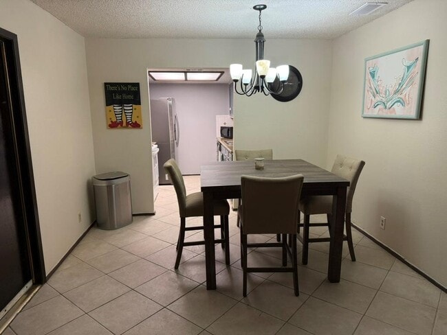 Foto del edificio - 907 E Meadowmere Ln