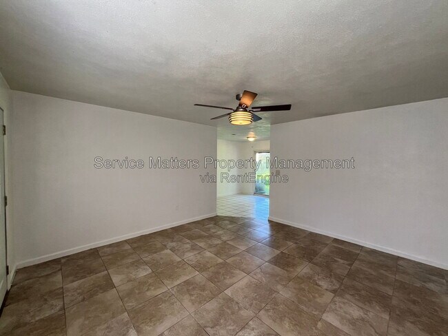 Foto del edificio - 121 Berkley Dr