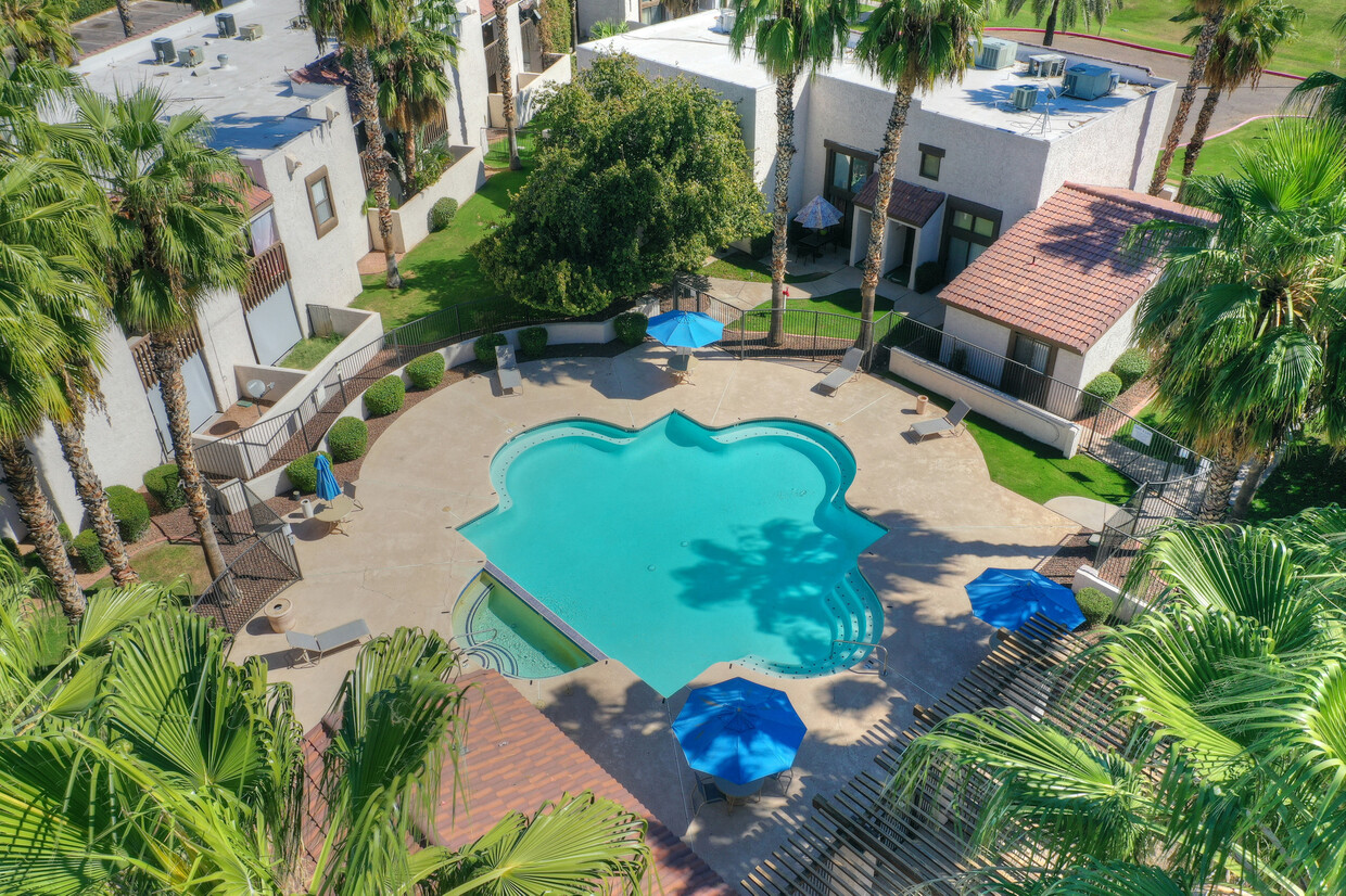 Primary Photo - Townhomes on the Park Apartment Homes