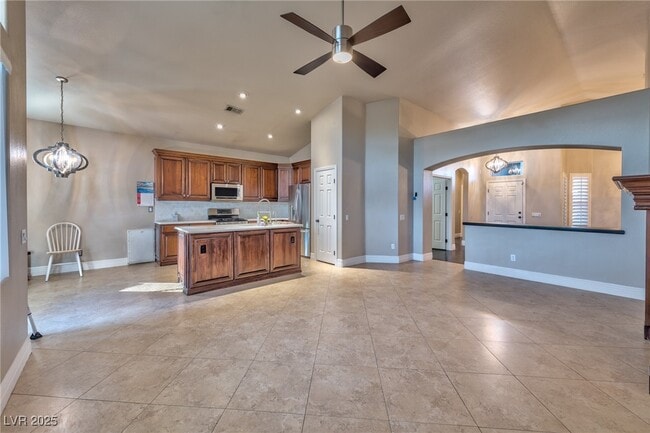 Foto del edificio - 10341 Timber Willow Ave