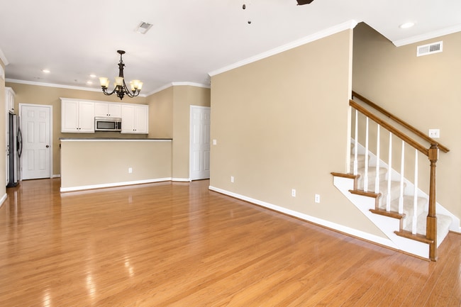 Foto del edificio - 899 Magnolia Ct