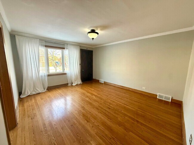 Sala de estar - 4028 N Overhill Ave