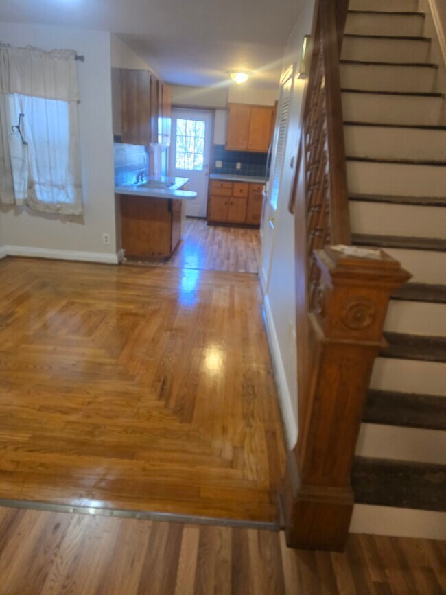 Foto del edificio - 521 W Greenleaf St