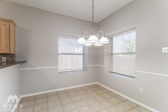 Foto del edificio - 8005 Berkshire Dr