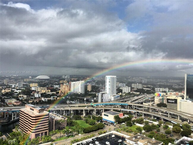 Foto del edificio - 92 SW 3rd St