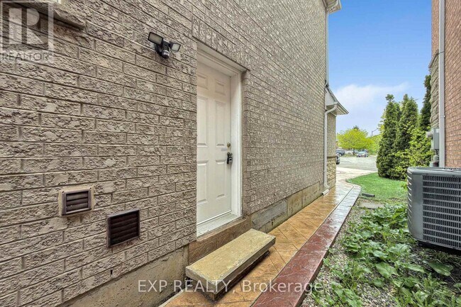 Building Photo - 50 Walford Rd