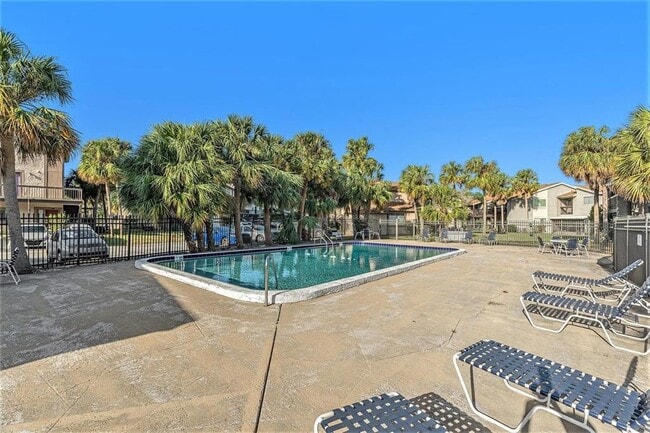 Building Photo - 6328 Newtown Cir