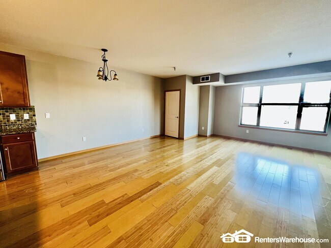 Foto del edificio - 1155 Ford Rd
