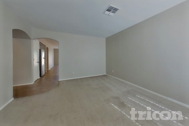 Building Photo - 11934 N Olive St