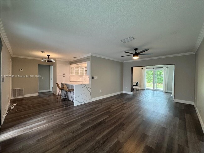 Foto del edificio - 2631 NW 94th Ave