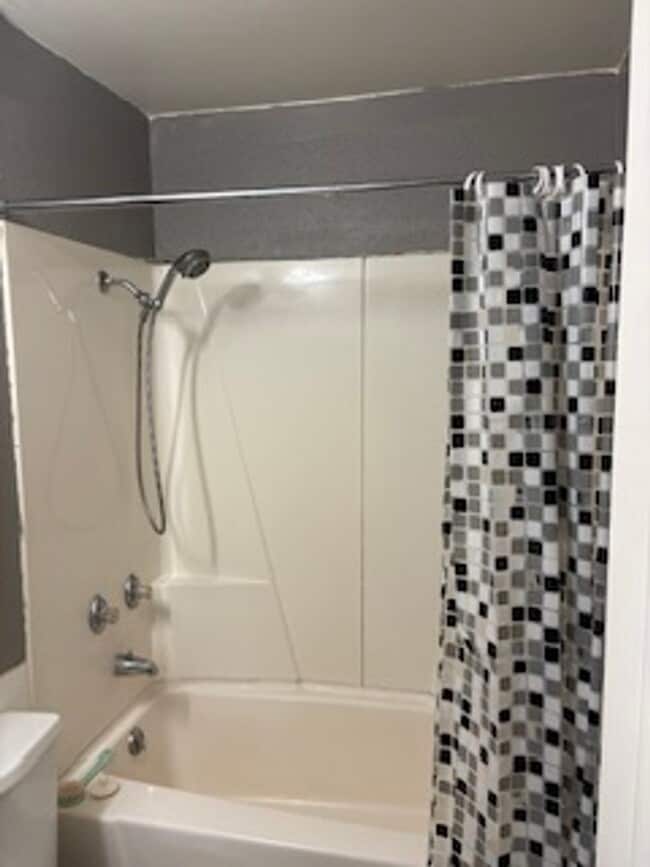 Building Photo - 525 Belknap St