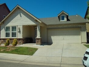 Building Photo - 172 Bristol Way