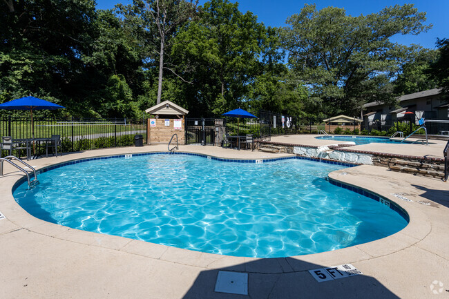 Piscina - Eagle Pointe Apartment Homes