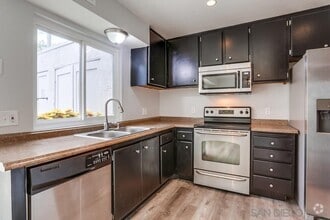 Building Photo - 9451 Carlton Oaks Dr