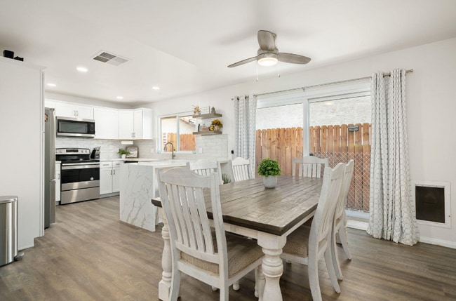 Building Photo - 77600 Calle Temecula