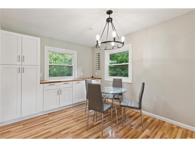 Foto del edificio - 13404 Wentworth Ave