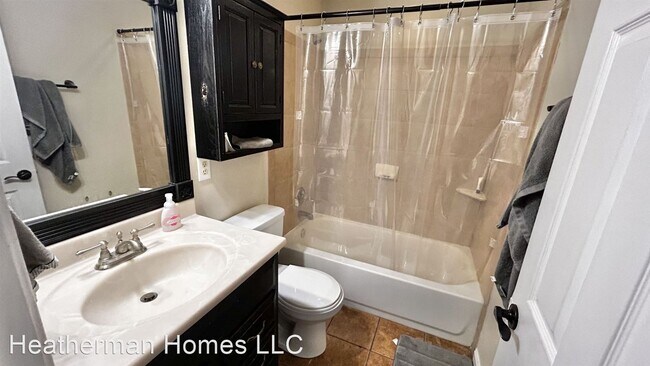 Foto del edificio - 4 br, 3.5 bath House - 3 Woodmont Court