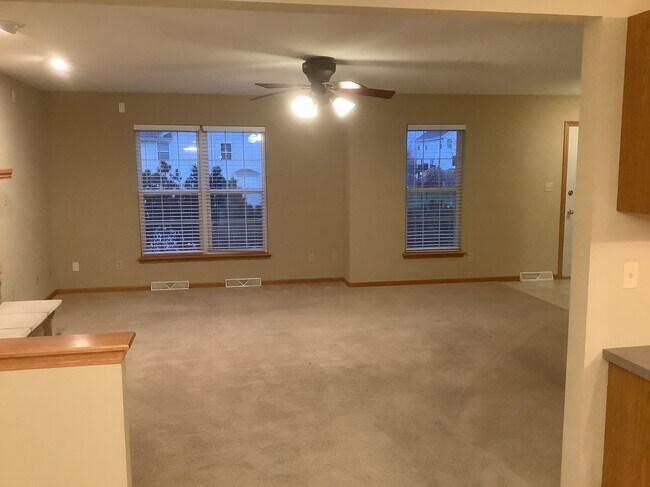 Building Photo - 840 Apple Grove Ln