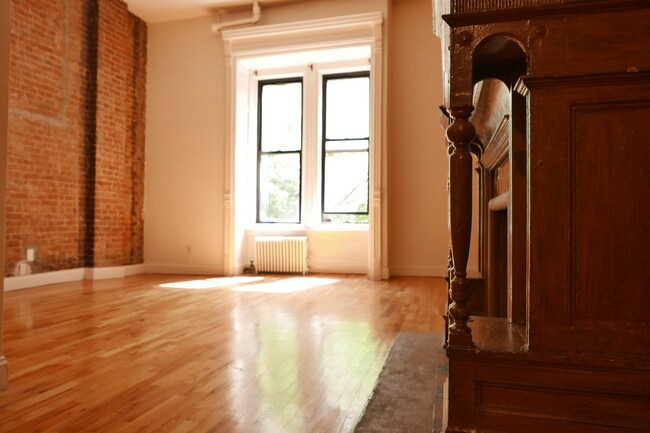 Building Photo - 60 W 84th St