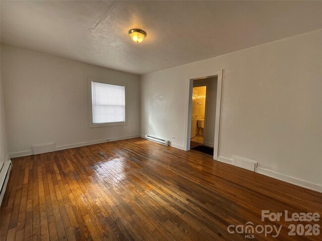 Building Photo - 203 Circle Dr