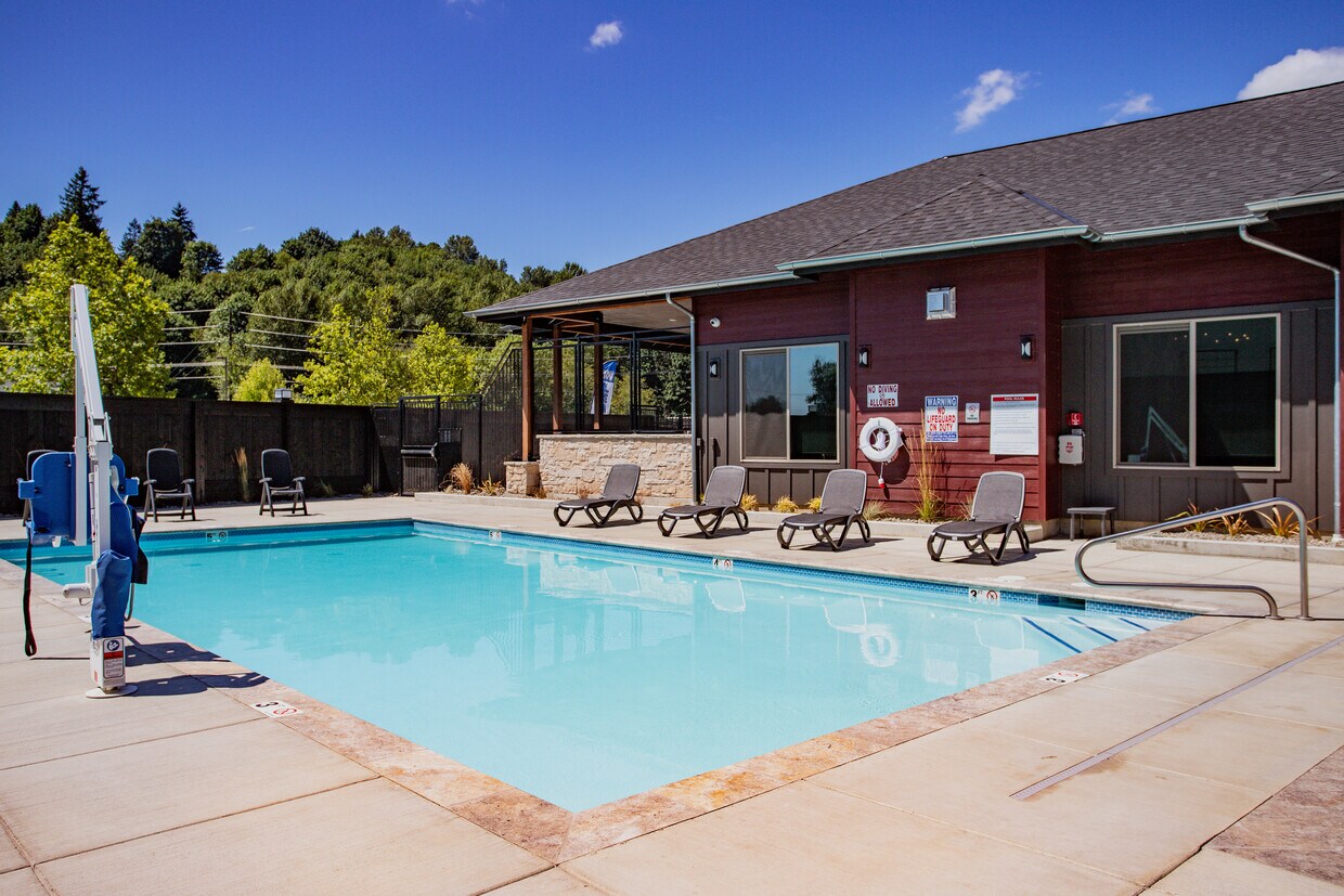 RiverStone Villas Apartments in Kelso, WA