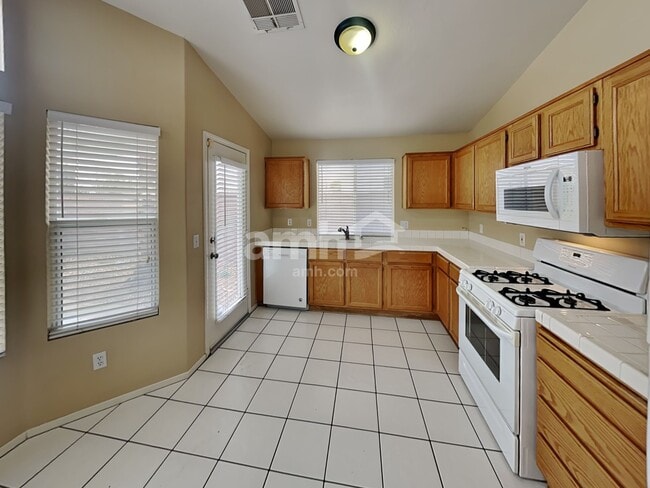 Building Photo - 1812 Sierra Valley Way