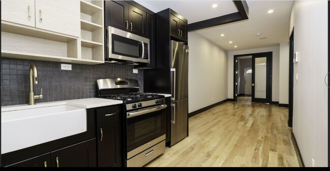 Foto del edificio - 1722 Greene Ave