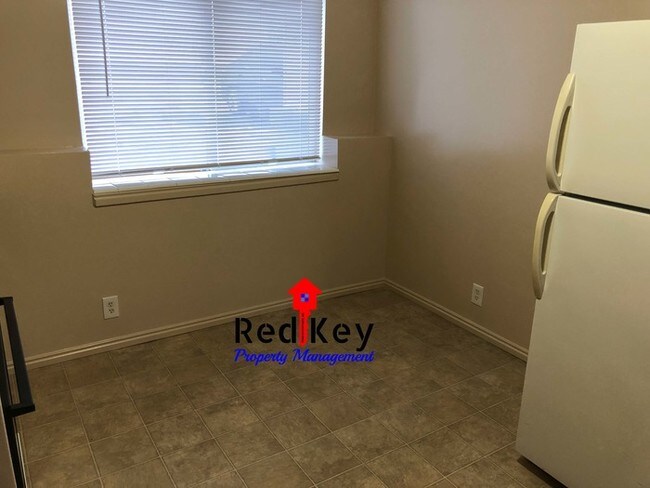 Building Photo - Elton Park Apartments, Apt #13