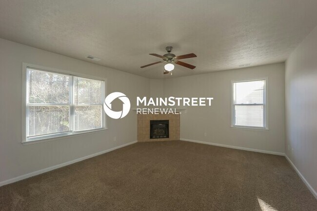 Foto del edificio - 4 Bedroom Pet-Friendly Home in Union City,...