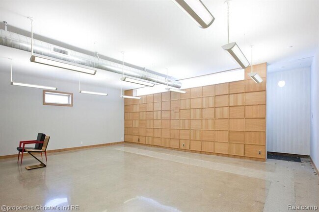 Building Photo - 3020 E Grand Blvd