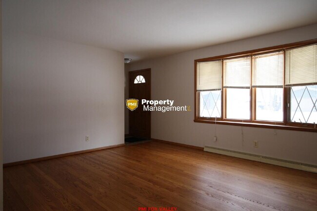 Foto del edificio - Large Updated 3 Bedroom Ranch