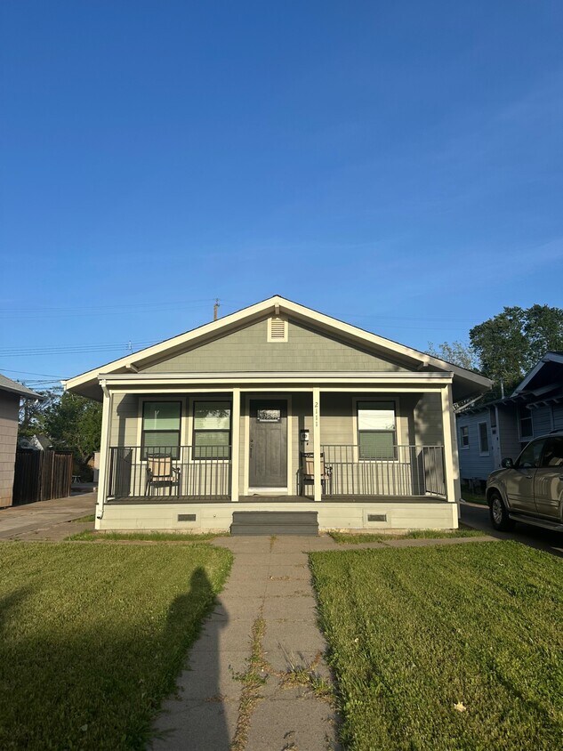 Photo - 2111 35th St (Sacramento, CA)