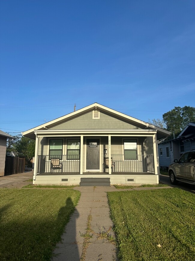 Photo - 2111 35th St House