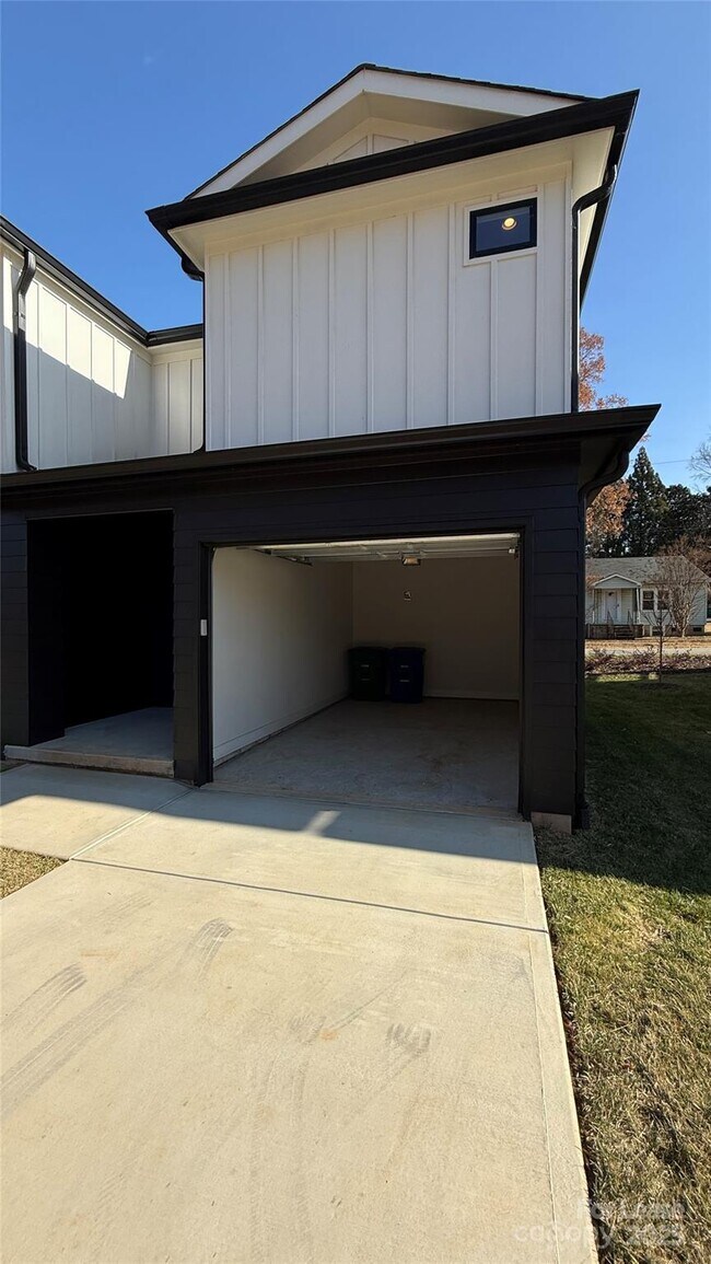 Foto del edificio - 19813 N Ferry St