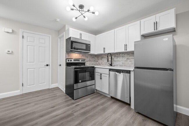 Building Photo - 60 Church St