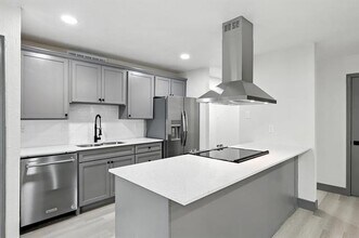 Building Photo - 5221 Knox Dr